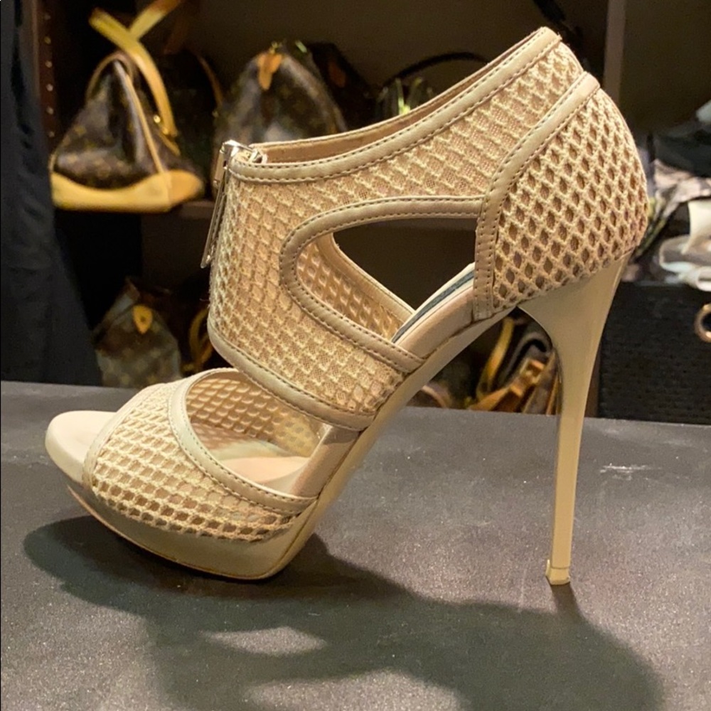 Burberry prorsum nude heels - Picture 3 of 6